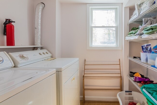 Building Photo - 313 High St