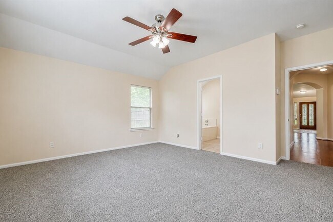 Building Photo - 5402 Rosehaven Ct