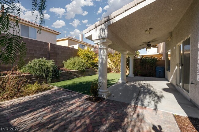 Building Photo - 10873 Carberry Hill St