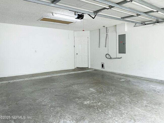 Building Photo - 1051 Moosehead Dr
