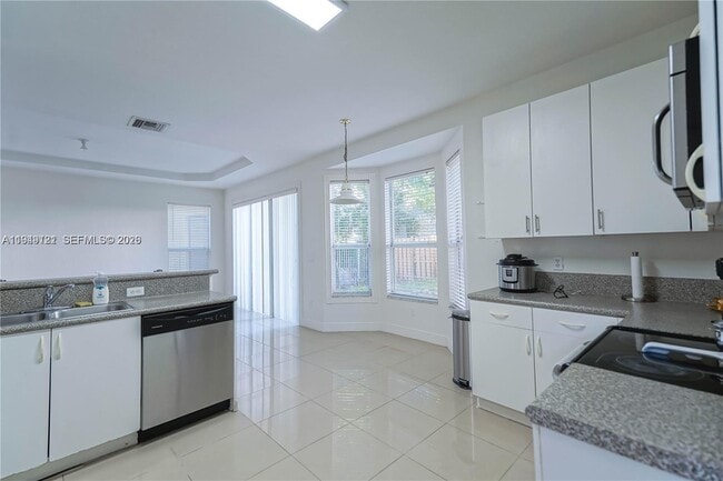 Building Photo - 2227 Portofino Ave