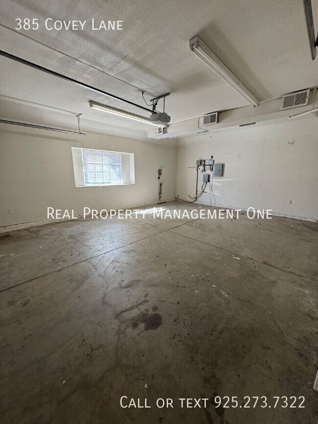 Building Photo - 385 Covey Ln