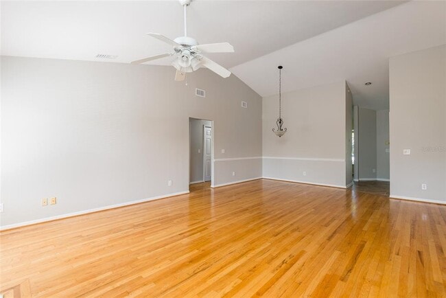 Building Photo - 315 S Edison Ave