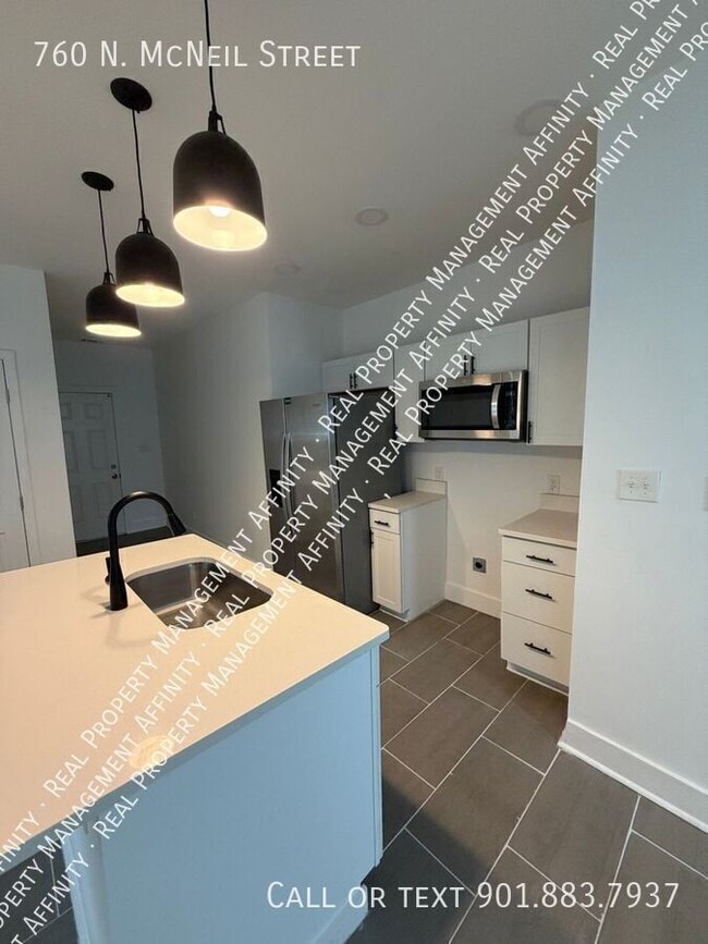 Building Photo - 760 N McNeil St