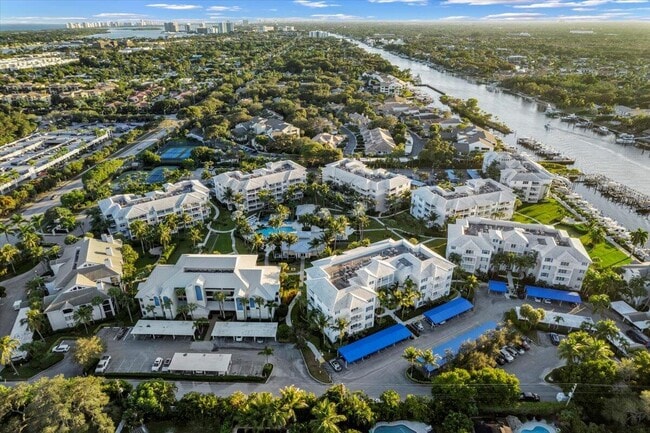 Building Photo - 143 Bay Colony Dr N