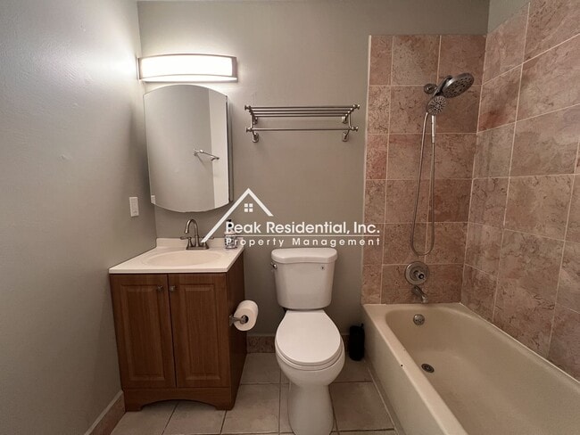 Building Photo - A Very Nice 2bd/1ba Citrus Heights Condo with Garage