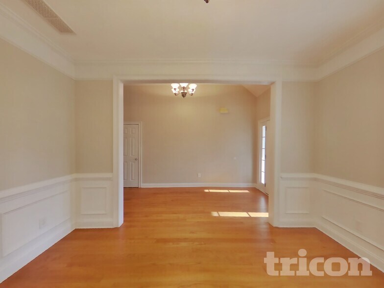 Building Photo - 400 Tomahawk Tr