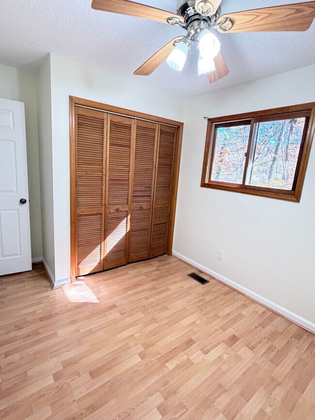 Building Photo - North Asheville, Private home with wooded lot, Asheville City Schools