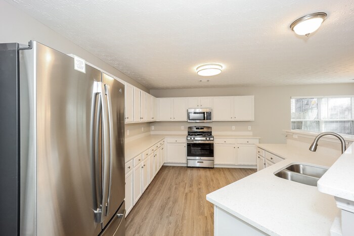 Building Photo - 5601 Sable Way