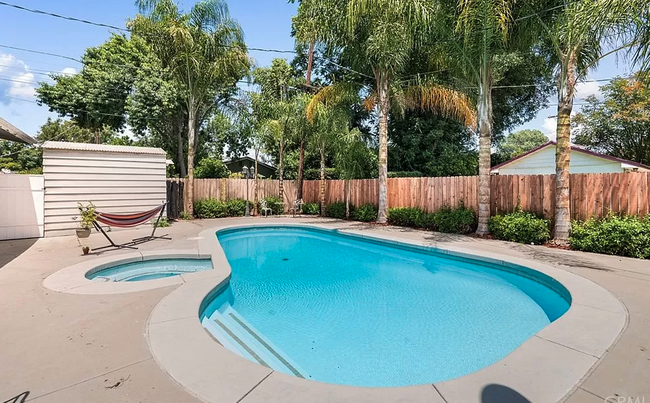 Building Photo - 4775 Oakwood Pl