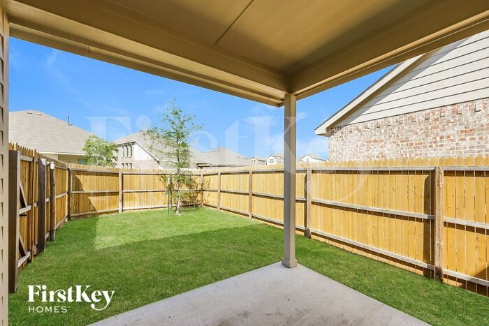 Building Photo - 2548 Northcote Dr