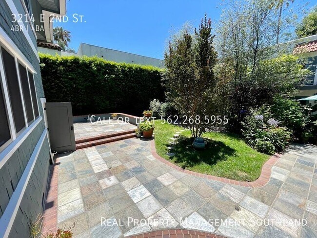 Building Photo - 4 BEDROOM 3 1/2 BATH ESTATE SITUATED IN PR...