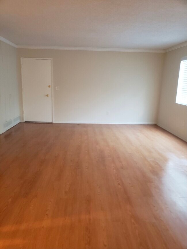 Living Room - 6420 Balboa Blvd