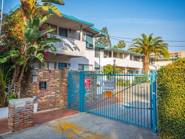 Interior Photo - 400-420 N. Oakland Ave