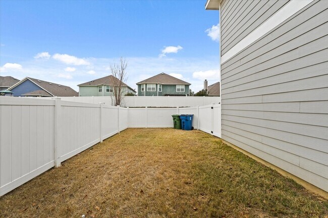 Building Photo - 6025 Driscoll Ln