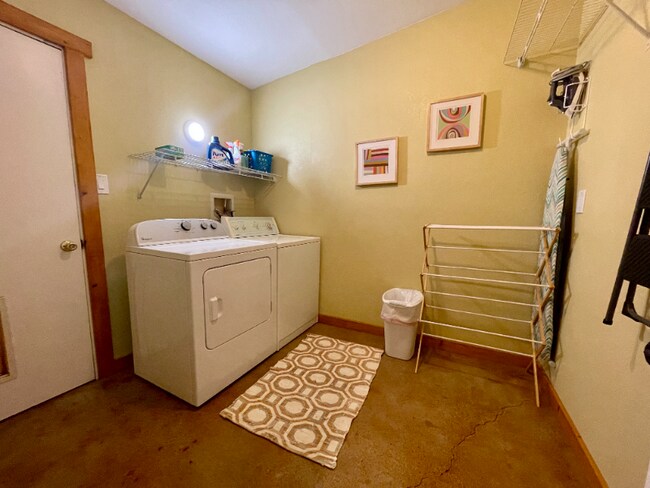 Building Photo - 6500 Pine Spring Ave