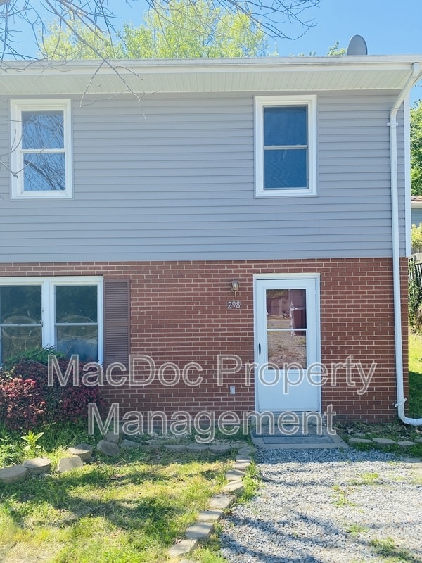 Primary Photo - 298 Red Oak Dr