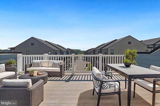 Building Photo - 1743 Riverbluff Ave