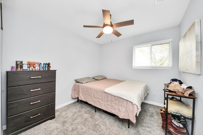 Building Photo - 834 Ellington St