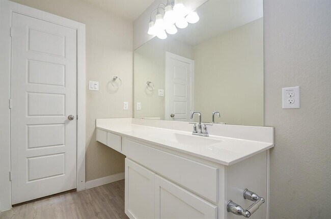 Building Photo - 2511 Shining Spur Ct