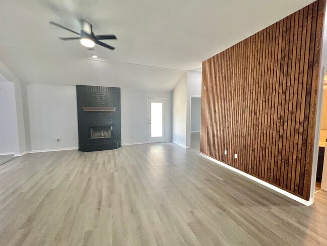 Building Photo - Updated 4 Bed Home in Killeen!
