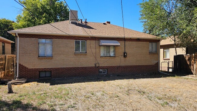 Building Photo - 1672 Havana St