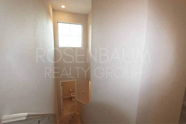 Building Photo - Stunning 3-beds, 2.5-baths townhome in the...