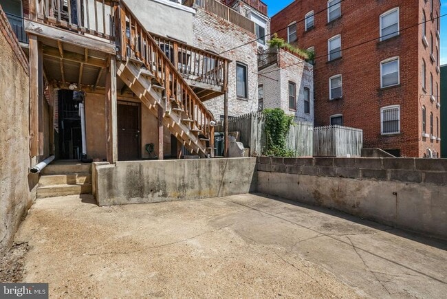 Building Photo - 1828 California St NW