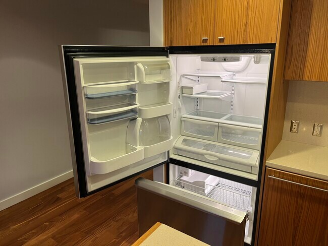 Building Photo - 841 S Gaines St