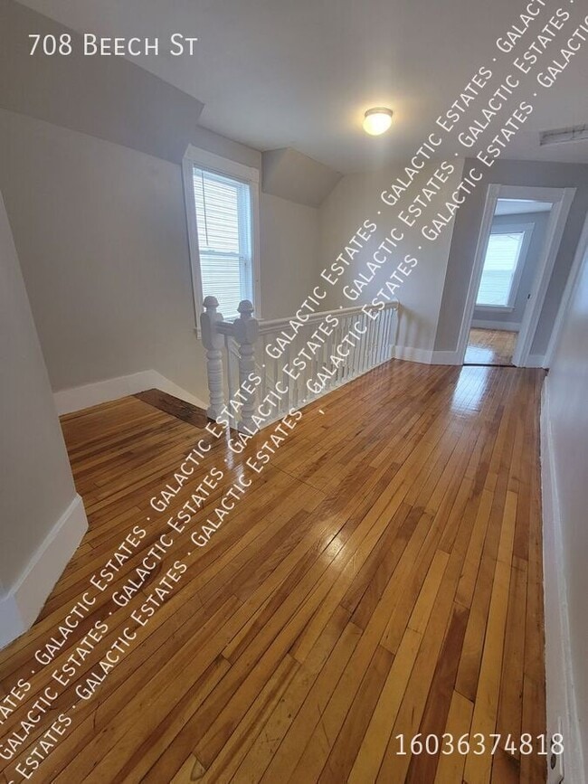 Building Photo - 708 Beech St