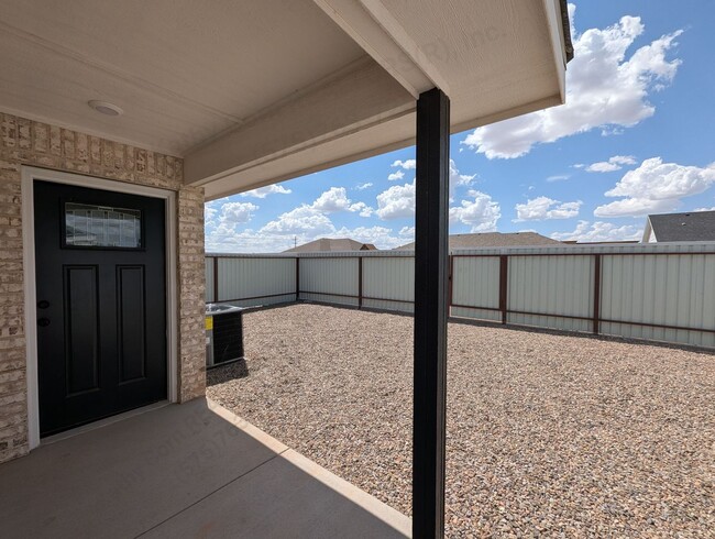 Building Photo - 140 Chisum Dr