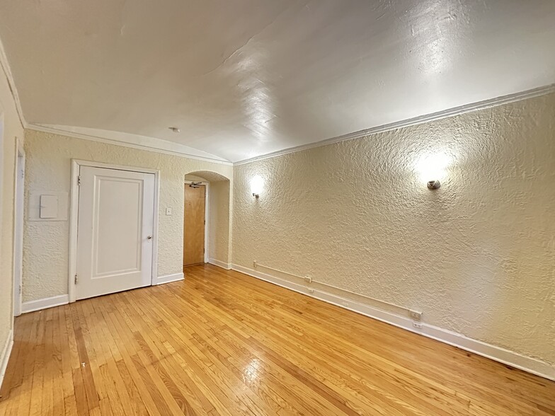 Building Photo - 512 W Arlington Pl