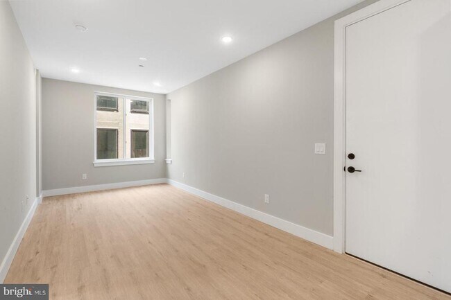 Building Photo - 1144 Frankford Ave