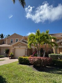 Building Photo - 3 bedroom 2 bathroom Attached Villa In Ref...