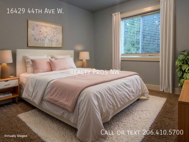 Building Photo - 16429 44th Ave W