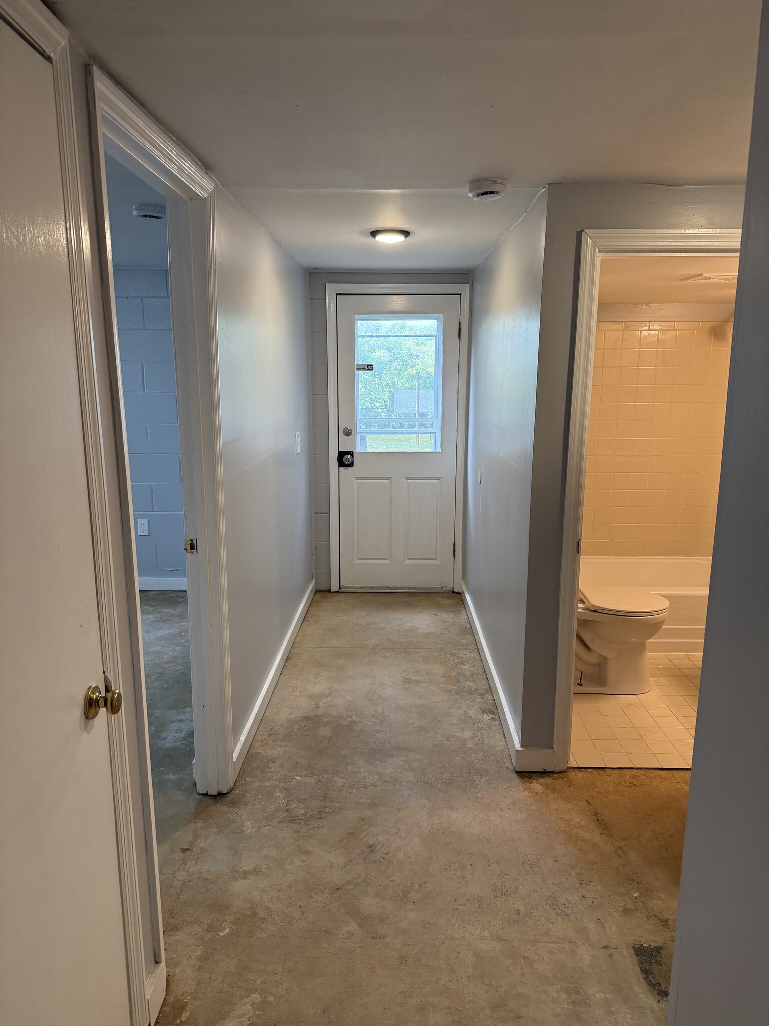 Building Photo - 509 Weakley Ave