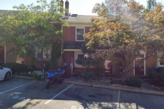 Building Photo - 683 Coates Ln