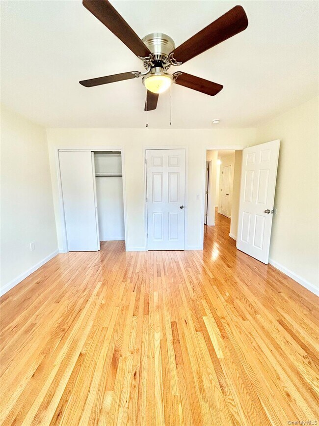 Building Photo - 164 Rossiter Ave