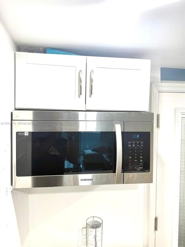 Building Photo - 1045 10th St