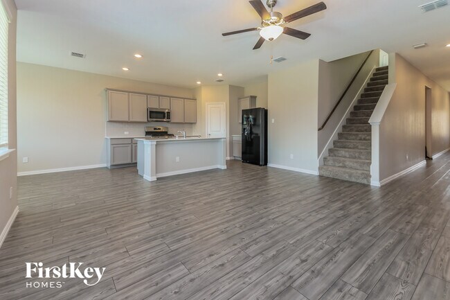 Building Photo - 2144 Clarion Dr