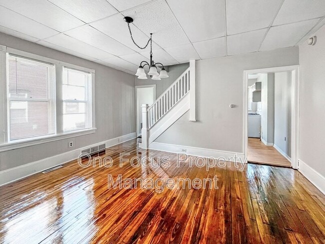 Primary Photo - 640 Sixth Ave