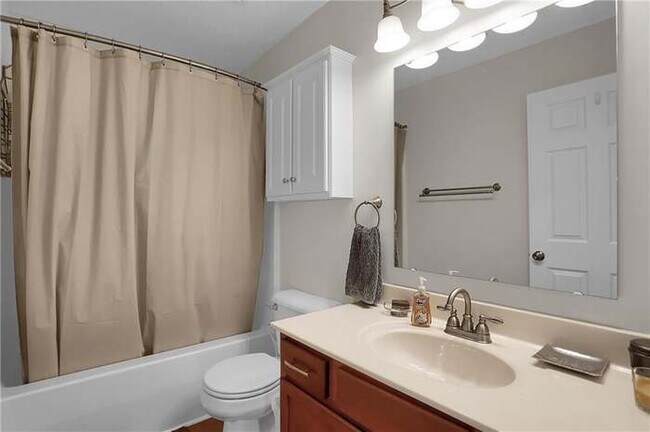 Building Photo - 7803 Edgemanor Ct