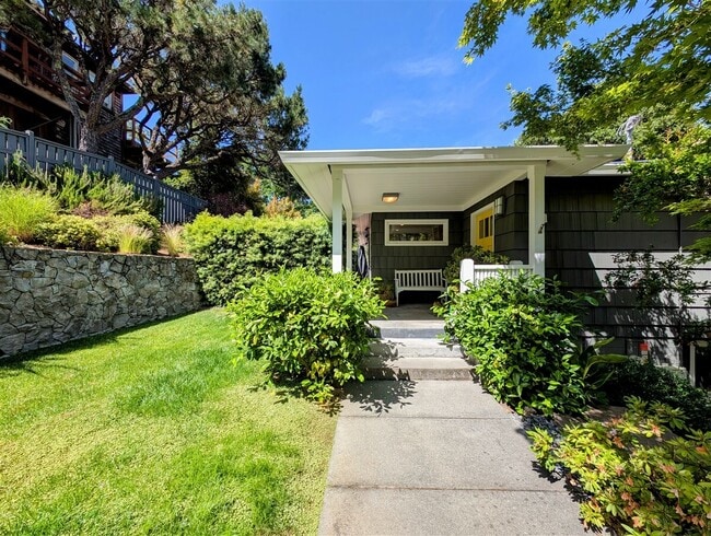 Building Photo - 10 Idalia Ct