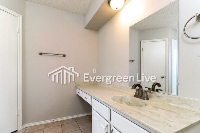 Building Photo - 4203 Blossom Trail