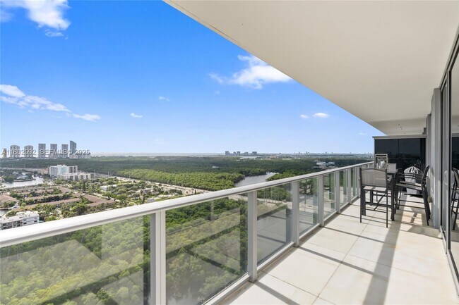 Building Photo - 16385 Biscayne Blvd