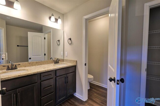 Building Photo - 106 Hulsey Ln