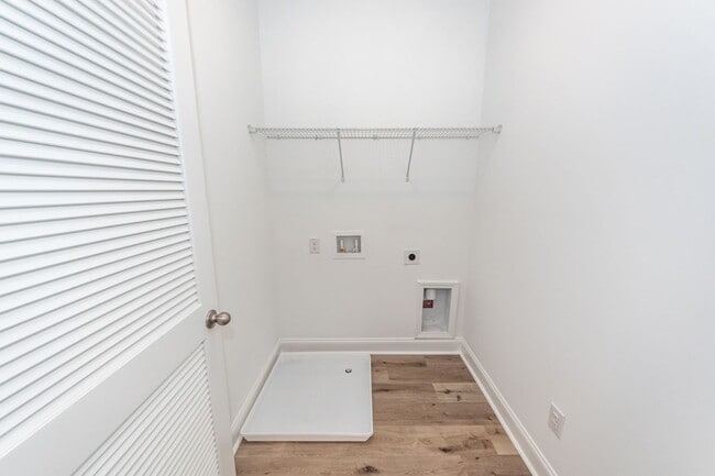 Building Photo - 3 Bedroom, 2.5 Bathroom Townhome in Twin Rivers - Wando