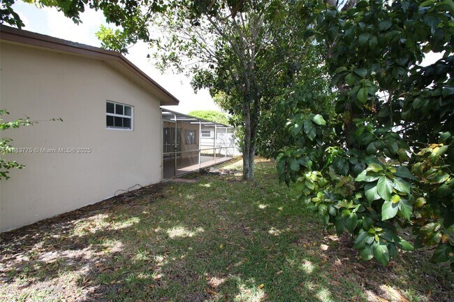 Building Photo - 6737 Pansy Dr