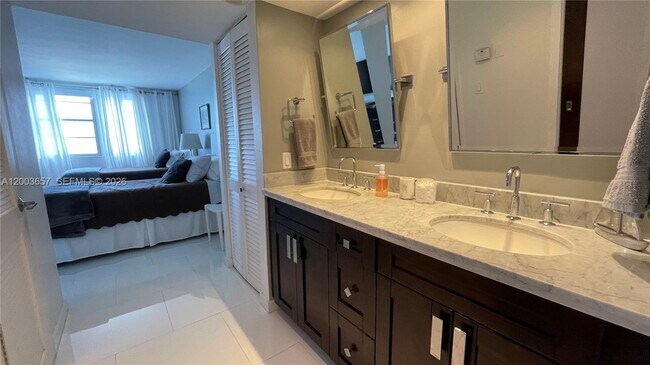 Building Photo - 5701 Collins Ave