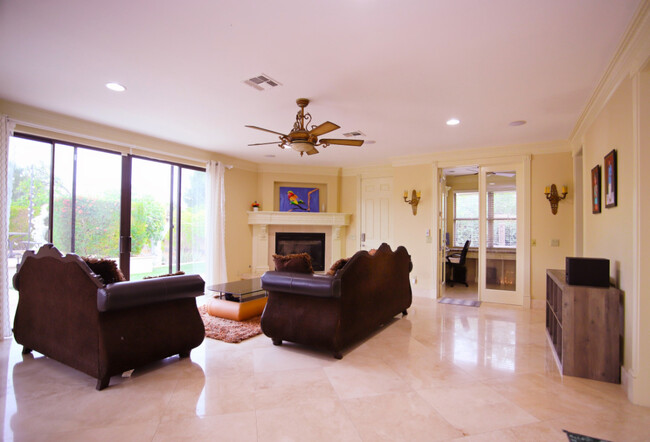 Building Photo - 3306 E Jaeger Cir